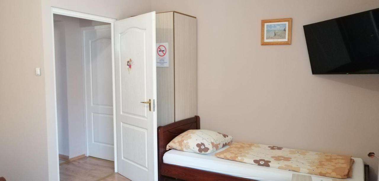 Apollo Vendeghaz Apartment Edeleny Luaran gambar