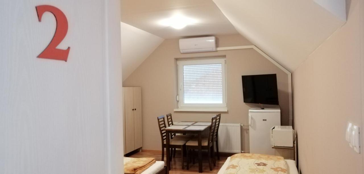 Apollo Vendeghaz Apartment Edeleny Luaran gambar