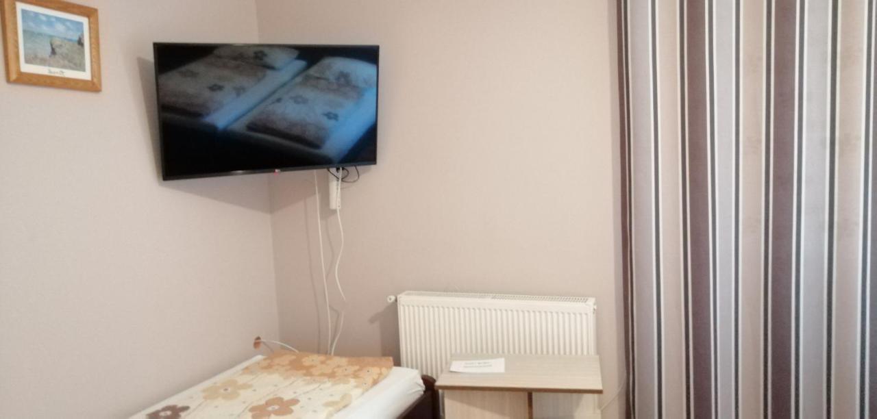 Apollo Vendeghaz Apartment Edeleny Luaran gambar
