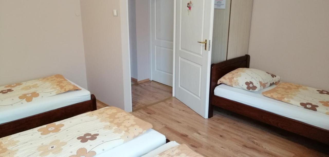 Apollo Vendeghaz Apartment Edeleny Luaran gambar
