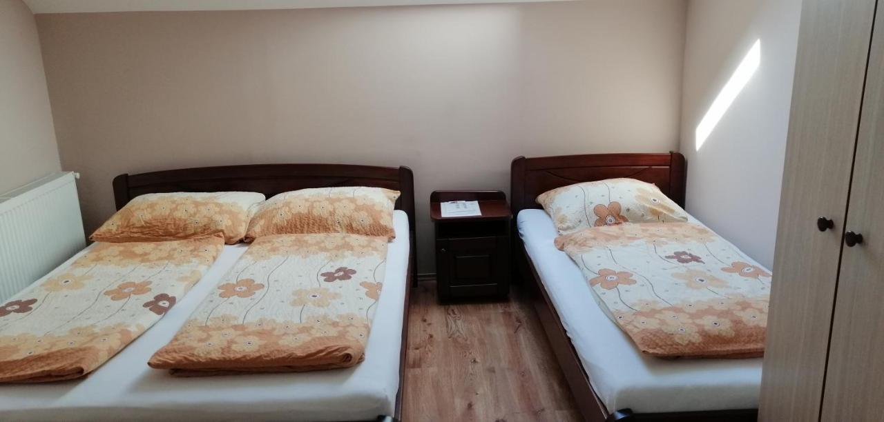 Apollo Vendeghaz Apartment Edeleny Luaran gambar