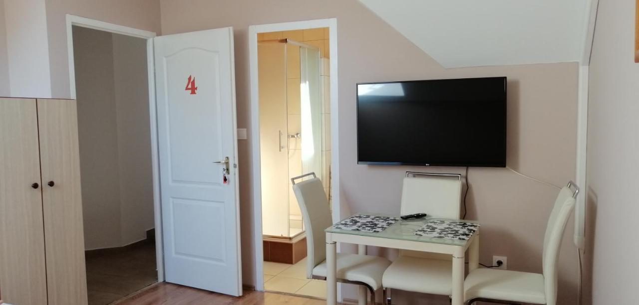 Apollo Vendeghaz Apartment Edeleny Luaran gambar