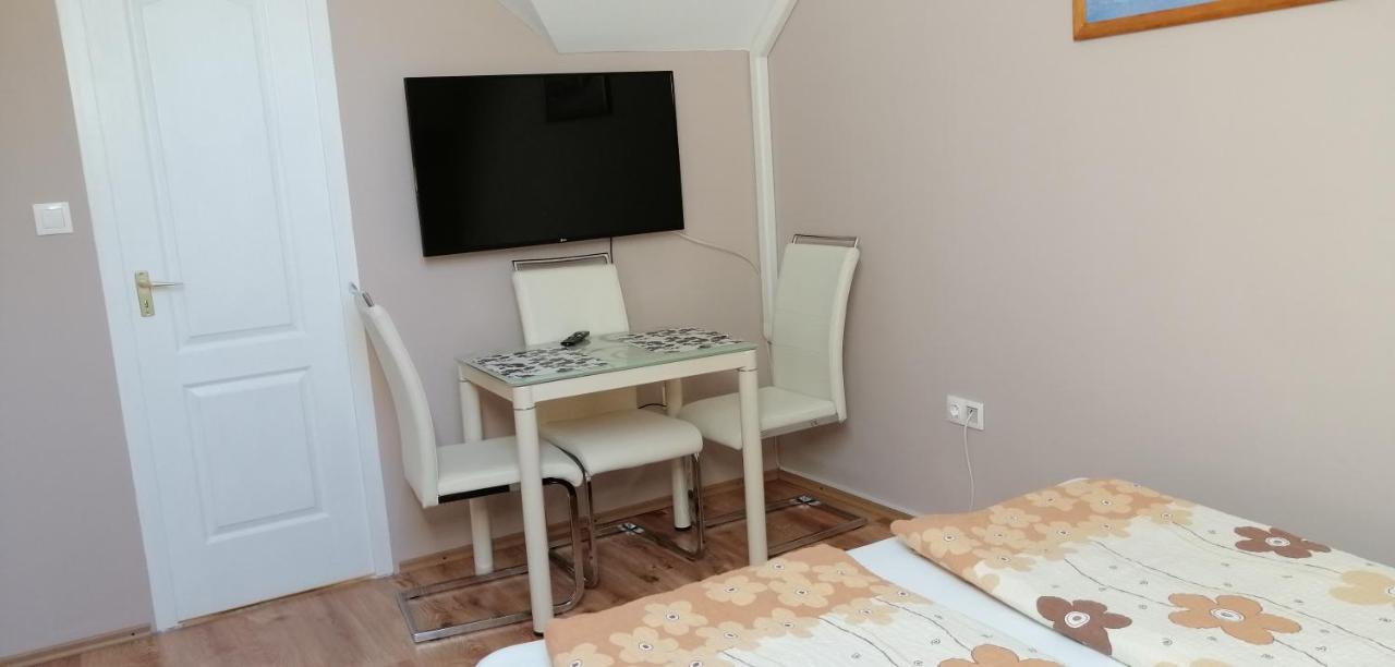 Apollo Vendeghaz Apartment Edeleny Luaran gambar