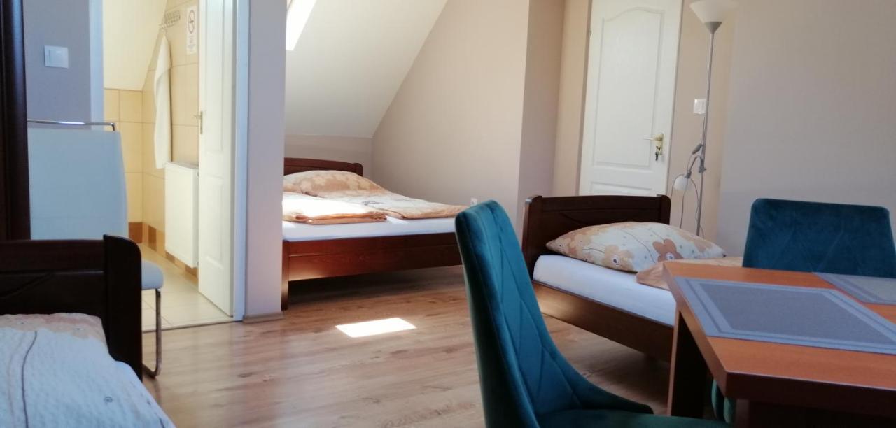 Apollo Vendeghaz Apartment Edeleny Luaran gambar