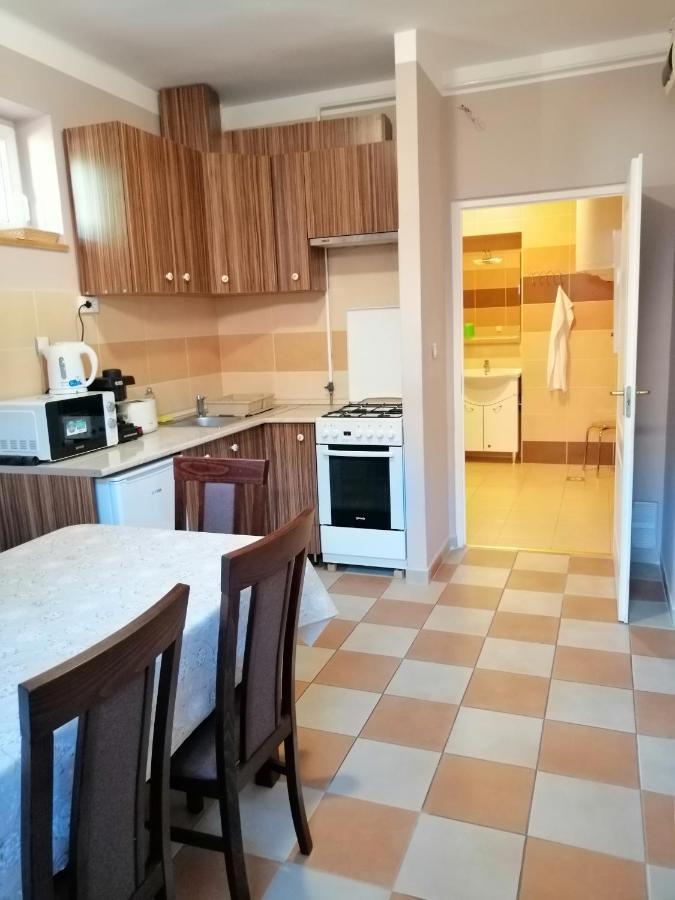 Apollo Vendeghaz Apartment Edeleny Luaran gambar