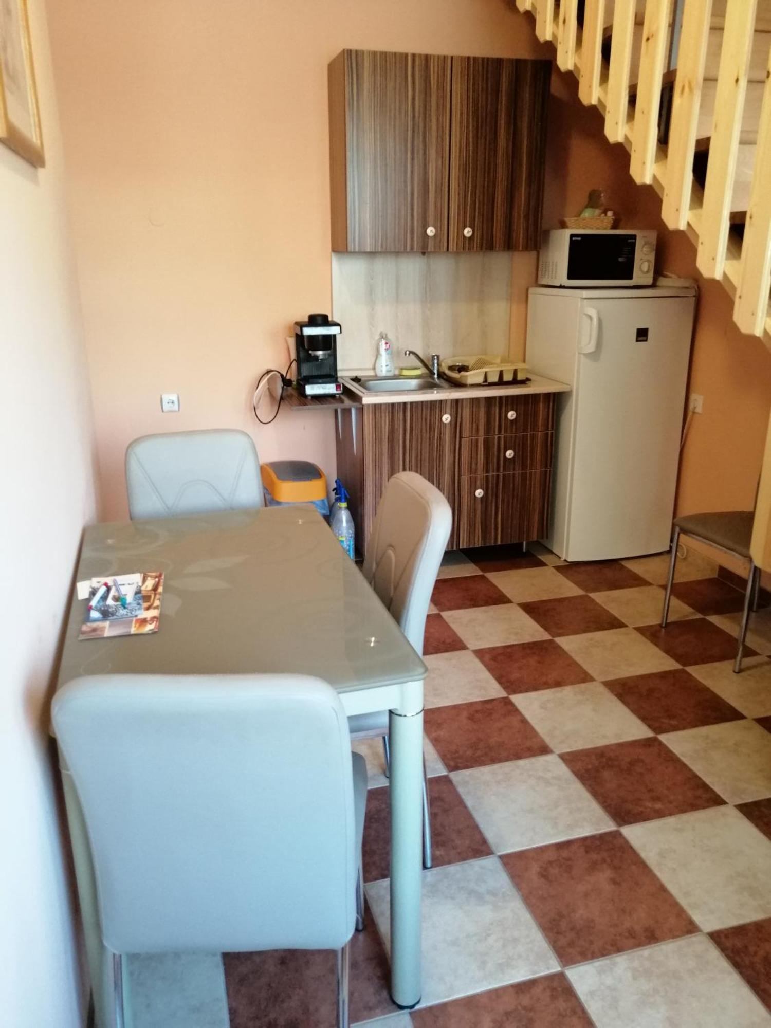 Apollo Vendeghaz Apartment Edeleny Luaran gambar