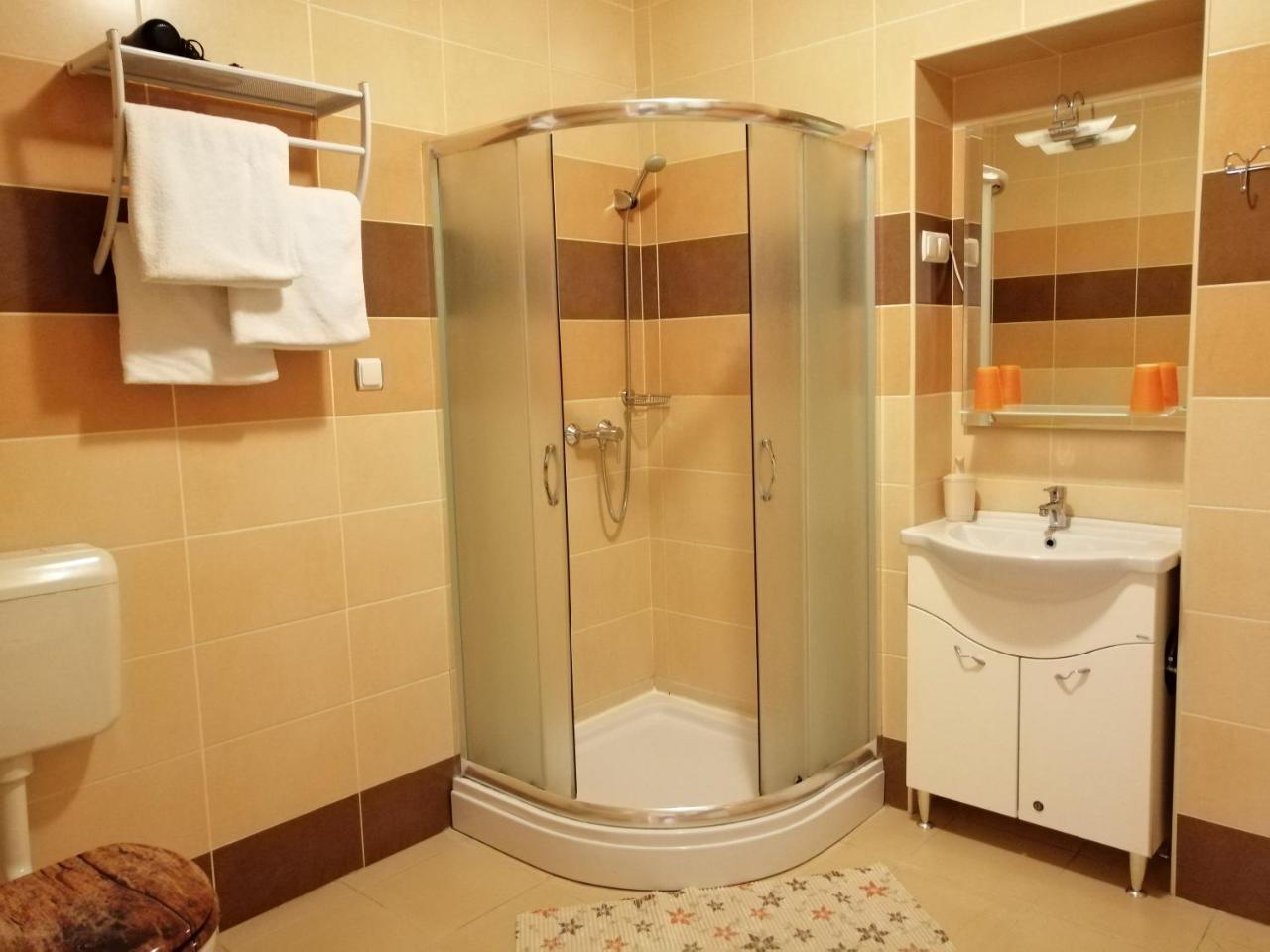 Apollo Vendeghaz Apartment Edeleny Luaran gambar